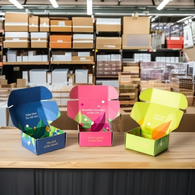 comprare Scatole di imballaggio di carta rivestita su misura Scatole di cartone Scatole di spedizione ondulate Foglio d'oro online manufacture