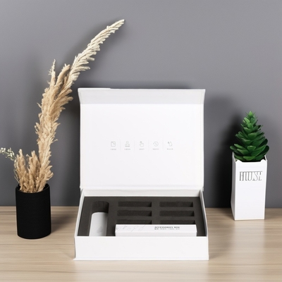 Scatola magnetica per regalo in forma di libro con inserto per profumo
